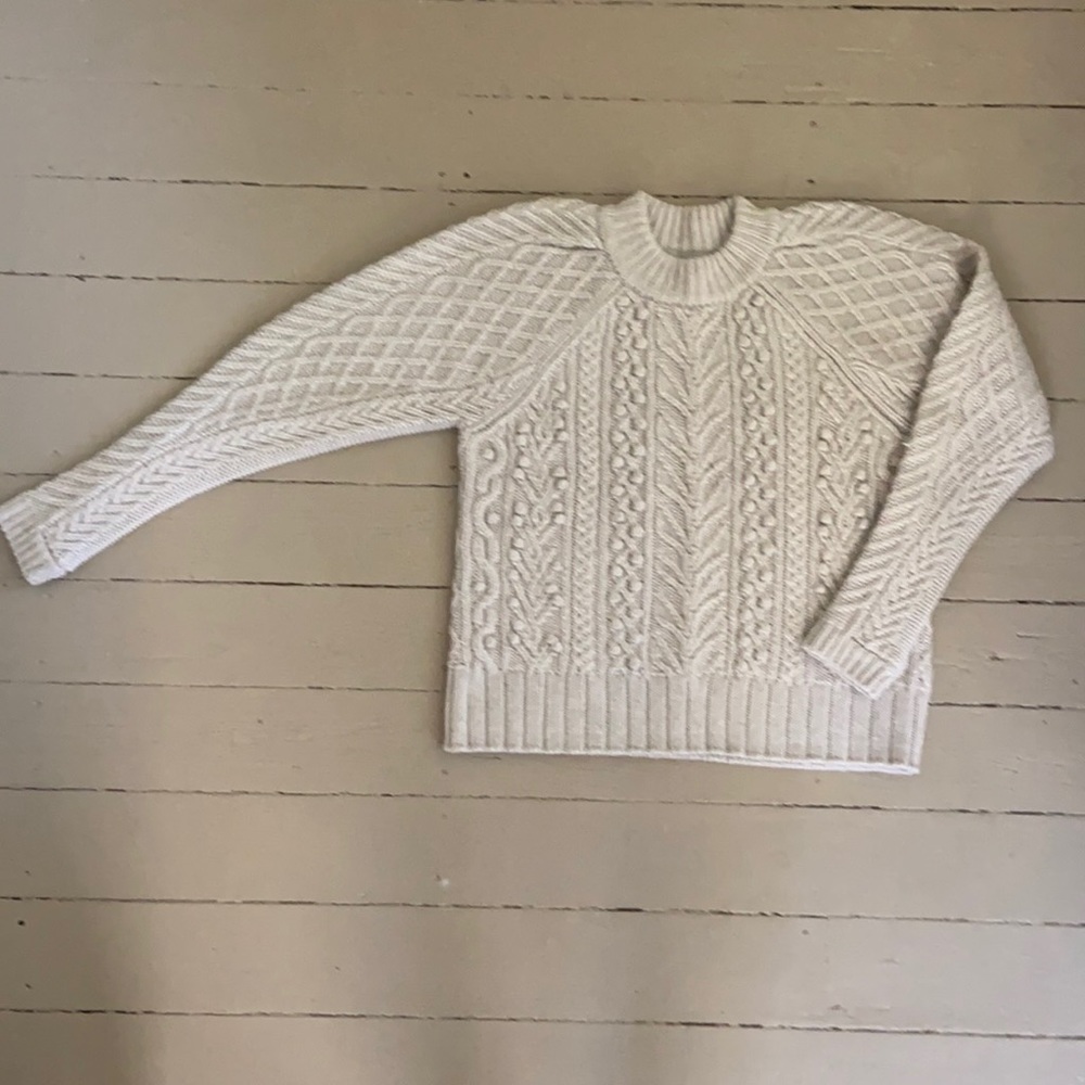 Club Monaco Lux Italian Cashmere Sweater size M